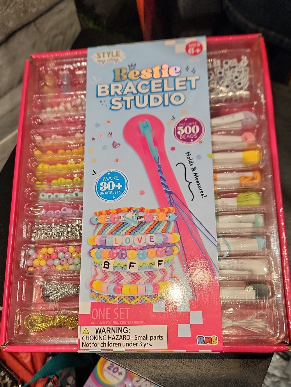 NWT Bestie Bracelet Studio Includes 500 Beads Make 30+ Bracelets Ages 6+